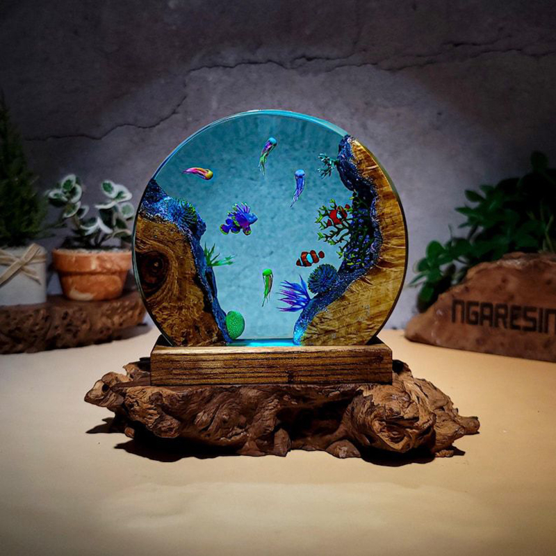 Aquarium & Marine Museum Ums - โคมไฟตั้งโต๊ะเรซิ่นรูปสัตว์ทะเล ตกแต่งศิลปะสร้างสรรค์ ธีมปลาและปะการังเขตร้อน ไฟกลางคืน ชาร์จ USB