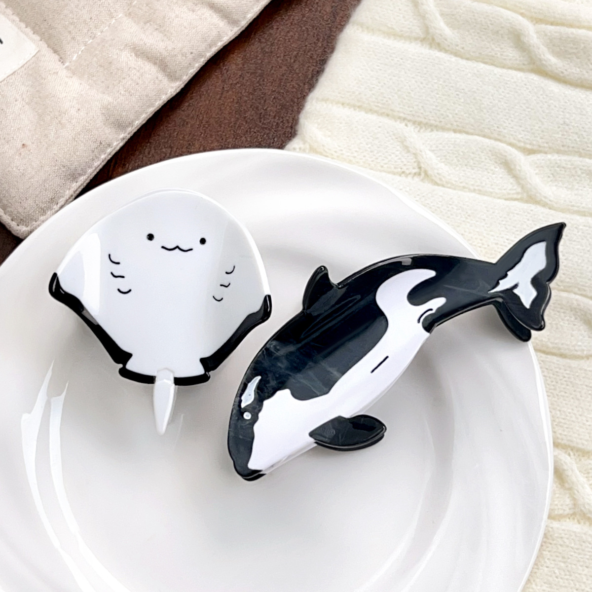 Marine Aquarium Decorations - กิ๊บติดผมรูปสัตว์ทะเลสไตล์ใหม่ รูปวาฬ ดีไซน์หรูหราและน่ารัก ทำจากอะซิเตท เหมาะสำหรับเกล้าผมด้านหลังศีรษะ รูปทรงฉลาม